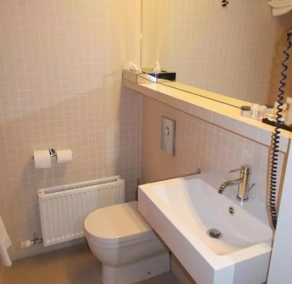 Standard Yhden Hengen Huone, Corbie Lommel
