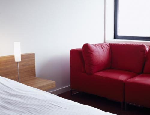 标准间, Corbie Lommel