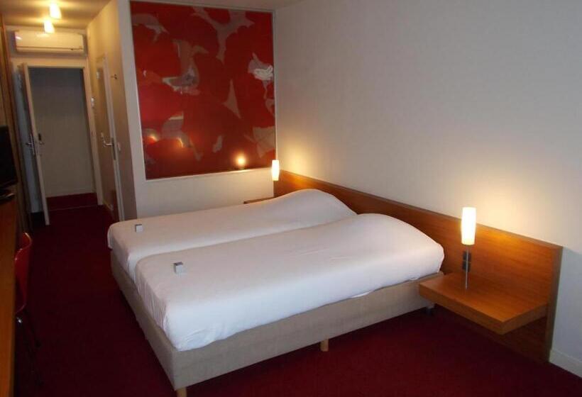 标准间, Corbie Lommel