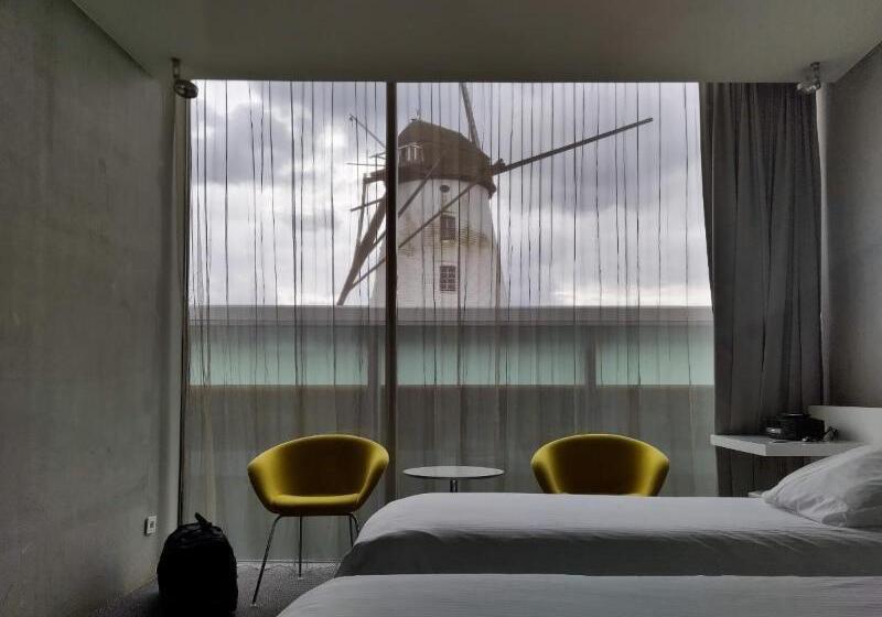 غرفة قياسية, D