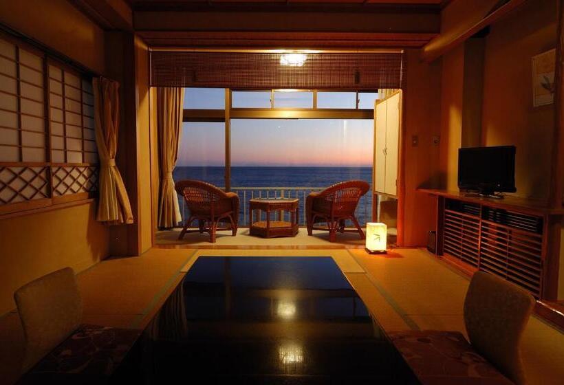 חדר סטנדרט לארבעה, Inatori Tokai Hotel Yuen