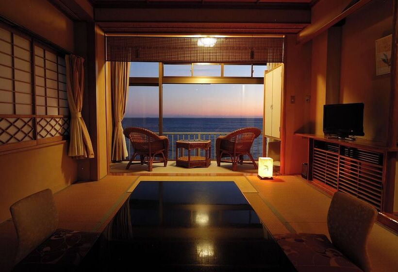 חדר סטנדרט לארבעה, Inatori Tokai Hotel Yuen