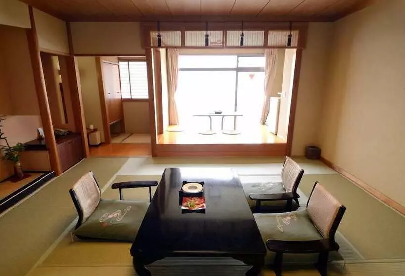 Deluxe Neljän Hengen Huone, Inatori Tokai Hotel Yuen
