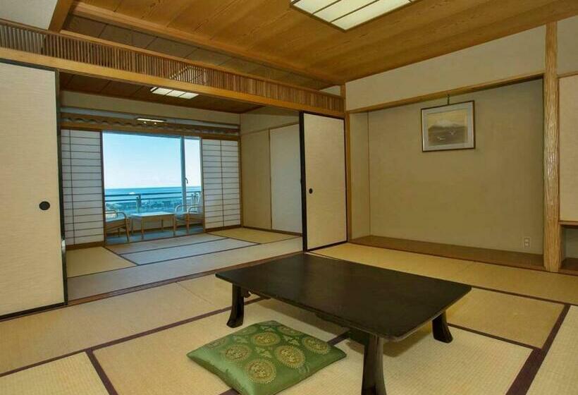 Семейный Номер, Oonoya