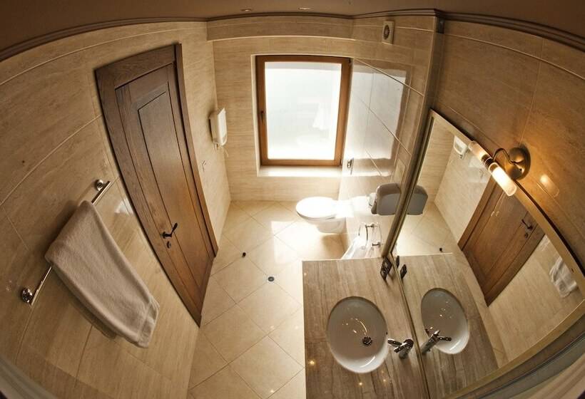 اتاق لوکس, Ventura Boutique