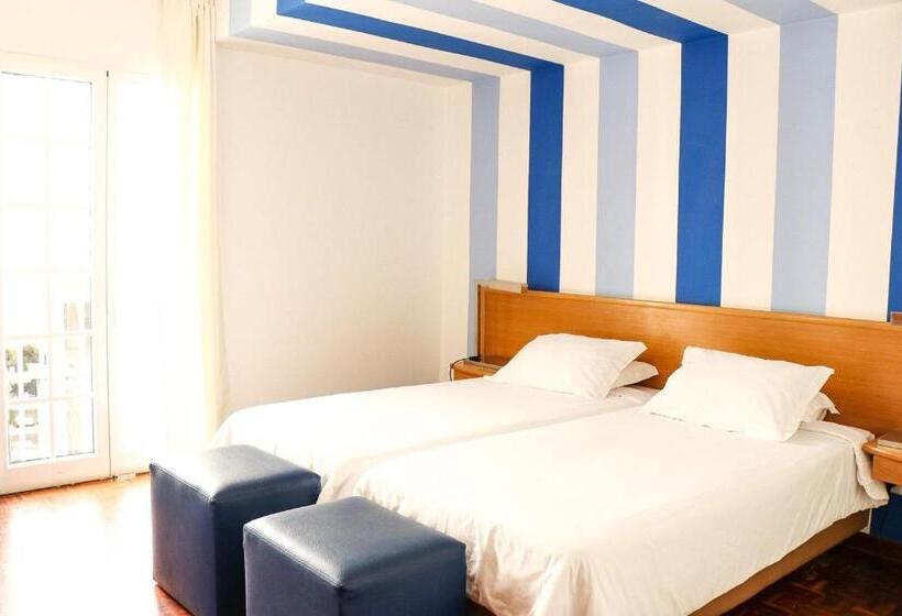 スタンダードトリプルルーム, Amparo