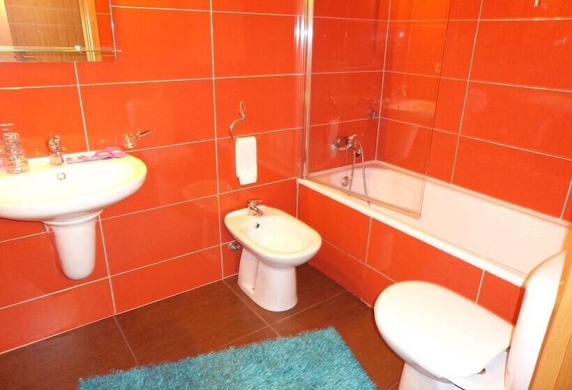 اتاق استاندارد سه نفره, Residencial Monte Carlo