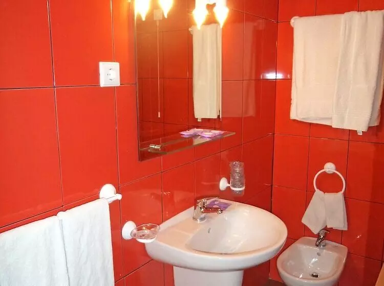 اتاق اکونومی, Residencial Monte Carlo