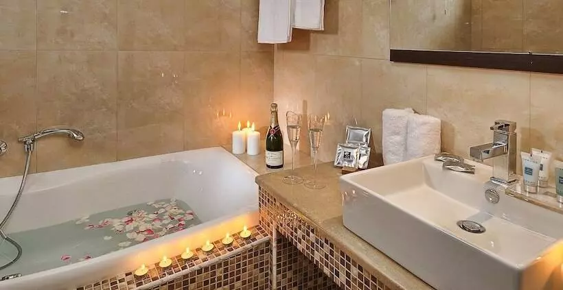ویلای 1 خوابه با چشم‌انداز دریا, The Noverian Scenic Crete 5* Hilltop Villa Resort & Spa
