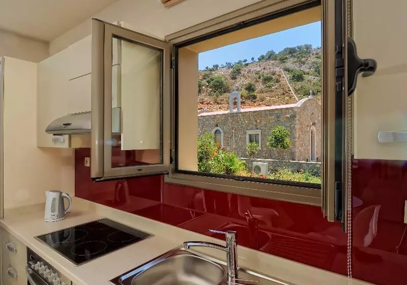 سوییت لوکس, The Noverian Scenic Crete 5* Hilltop Villa Resort & Spa