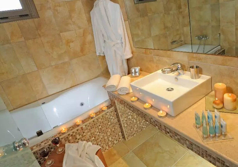 سوییت لوکس, The Noverian Scenic Crete 5* Hilltop Villa Resort & Spa