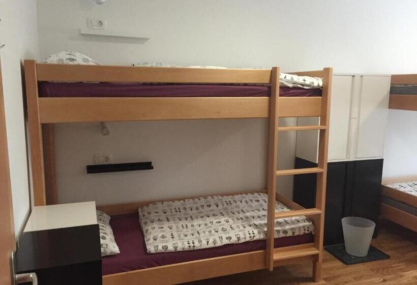 تختخواب در اتاق مشترک, Aparthotel Vila Minka