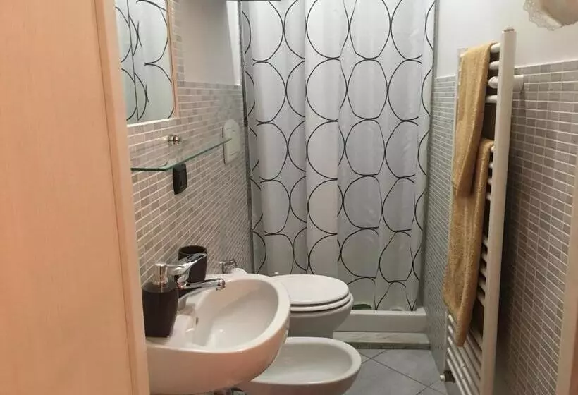 اتاق استاندارد یک نفره, B&b Esty