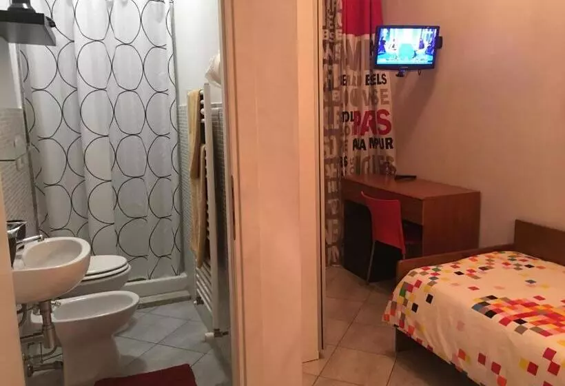 اتاق استاندارد یک نفره, B&b Esty