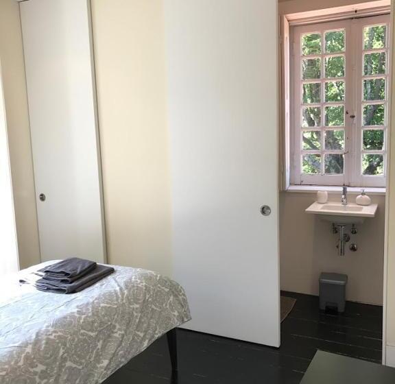 标准单人间, Camelia Rooms