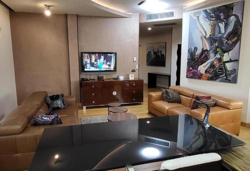 سوئیت پنت هاوس, Design Hotel Mr President