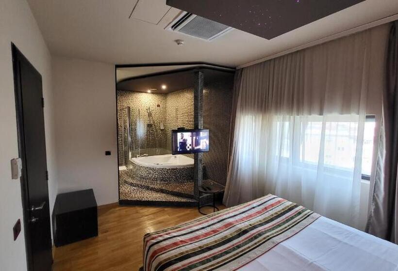سوئیت پنت هاوس, Design Hotel Mr President