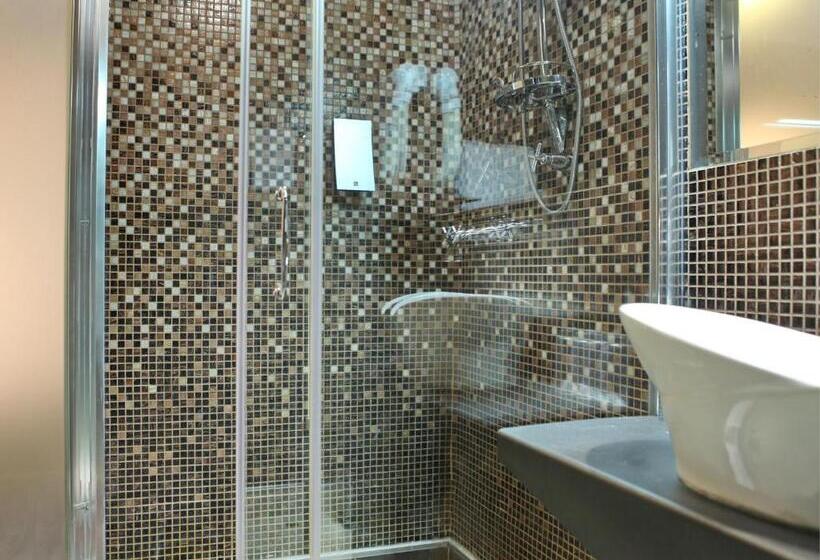 اتاق سوپریور, Design Hotel Mr President