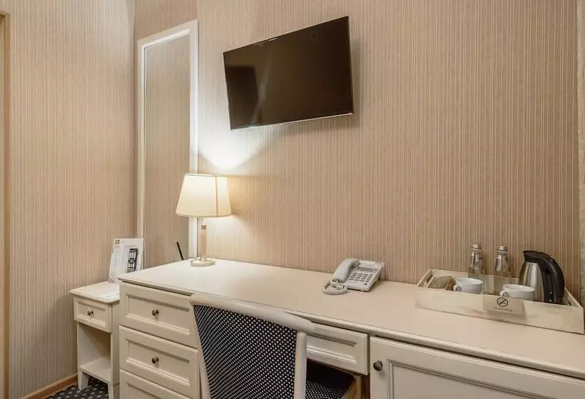 Standard-huone, Aston