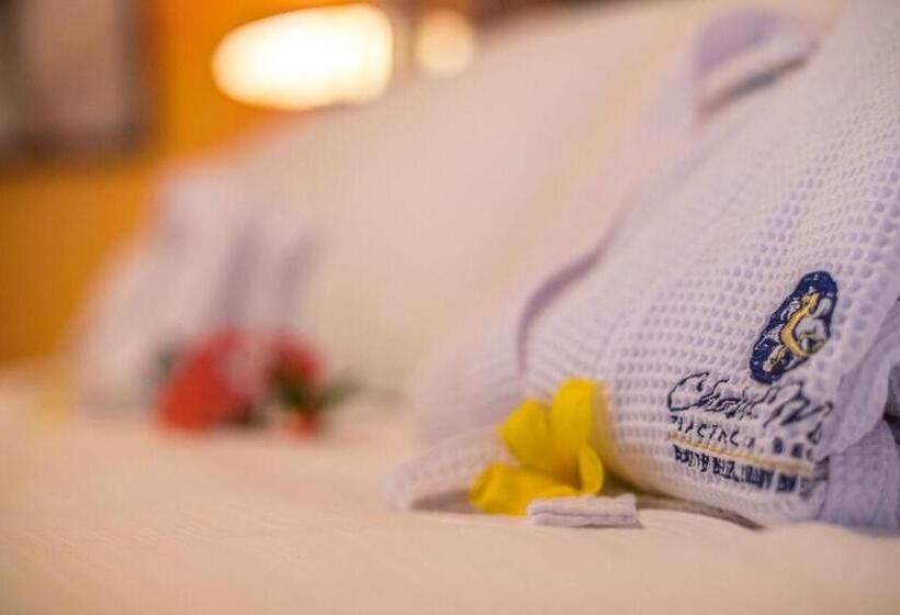 דירת דלוקס 2 חדרי שינה עם נוף לים, Chabil Mar Luxury Villas   Guest Exclusive Beach Resort