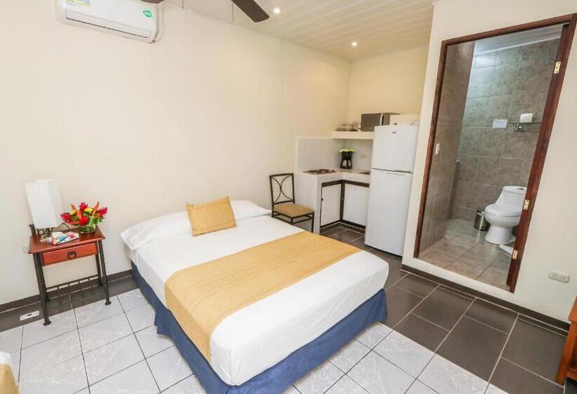 デラックストリプルルーム, Flor Blanca