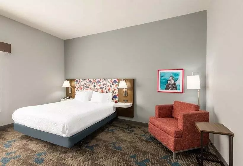 キングサイドベッドのスタンダードワンルーム, Hampton Inn Belle Vernon
