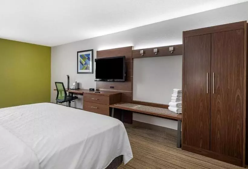 キングサイズベッドのスタンダードルーム, Holiday Inn Express Charlotte West   Gastonia, An Ihg