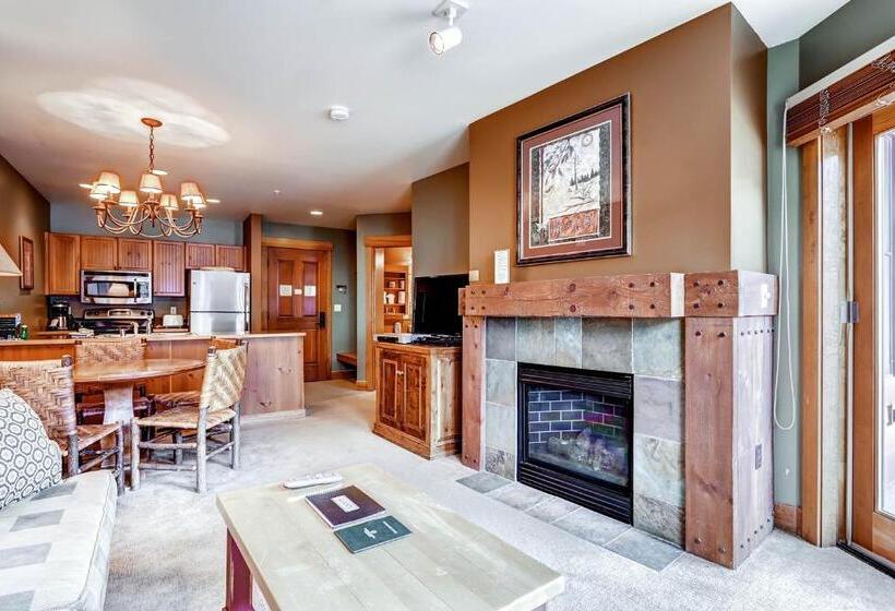 2ベッドルームアパートメント, River Run Village