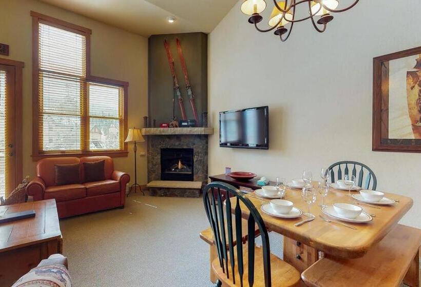 3ベッドルームアパートメント, River Run Village