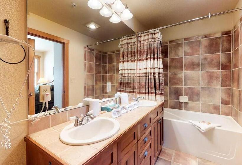 3ベッドルームアパートメント, River Run Village