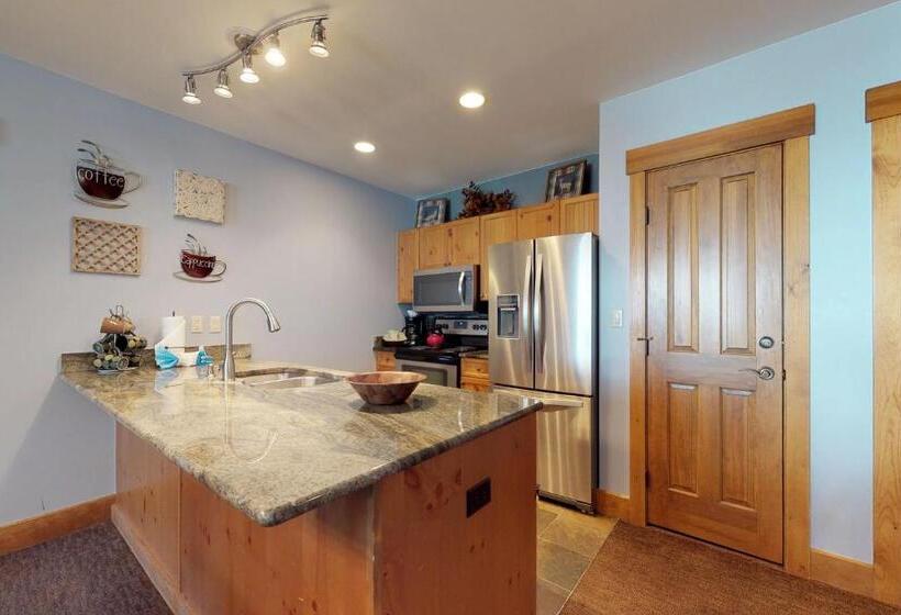 2ベッドルームアパートメント, River Run Village