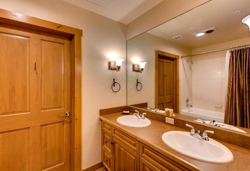 2ベッドルームアパートメント, River Run Village