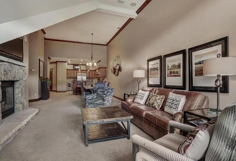 1ベッドルームのデラックスアパートメント, River Run Village