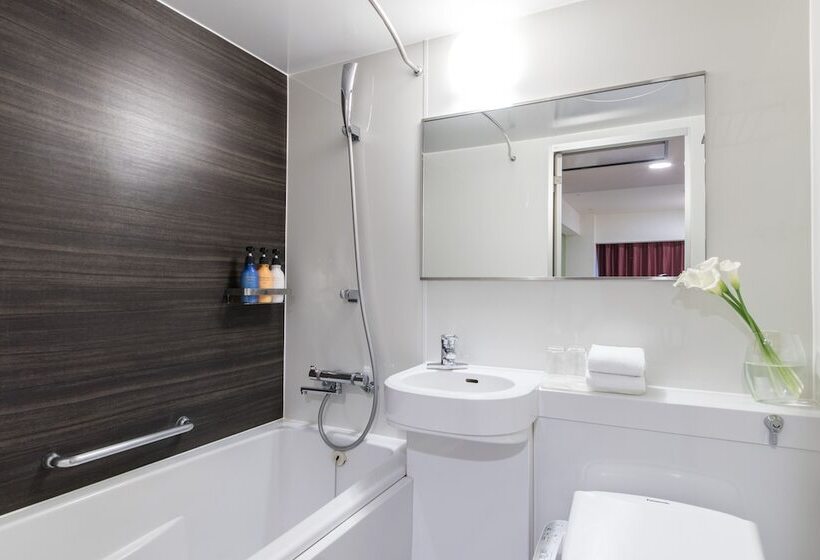 غرفة ديلوكس, The B Hakata