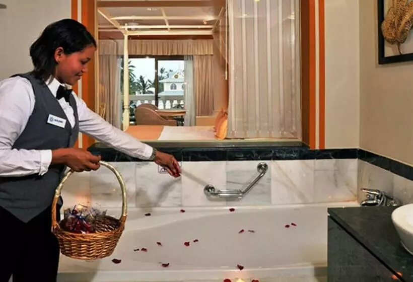 デラックスジュニアスイート, Bahia Principe Explore Esmeralda - All Inclusive