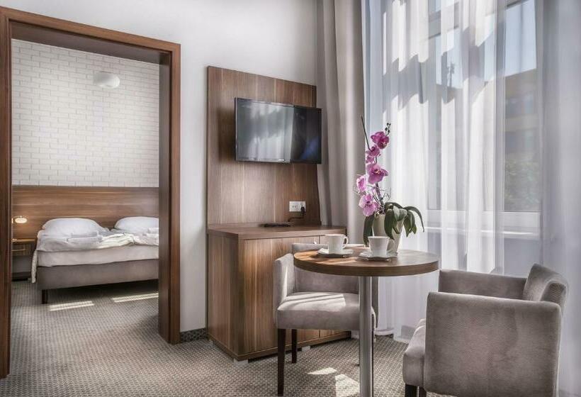 Апартаменты 1 Спальня, Admirał I