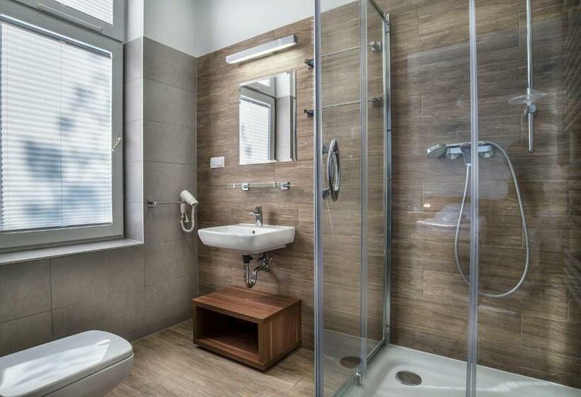 Апартаменты 1 Спальня, Admirał I