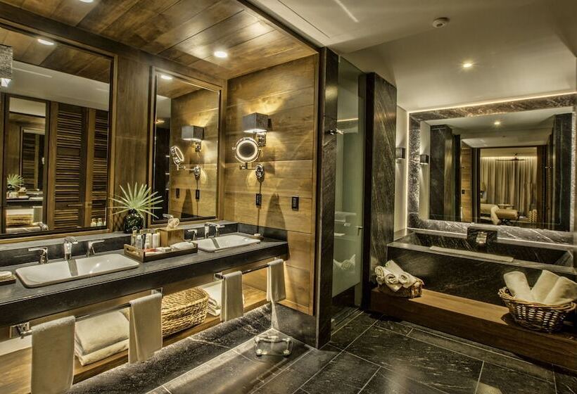 带大床的套房, Impression Moxché by Secrets - Adults Only