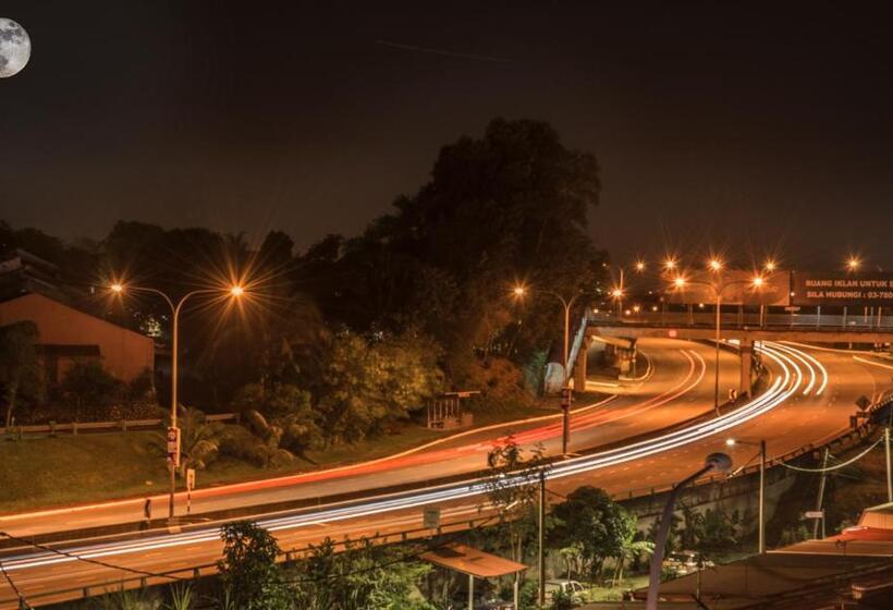 اتاق لوکس با تخت بزرگ, Villa