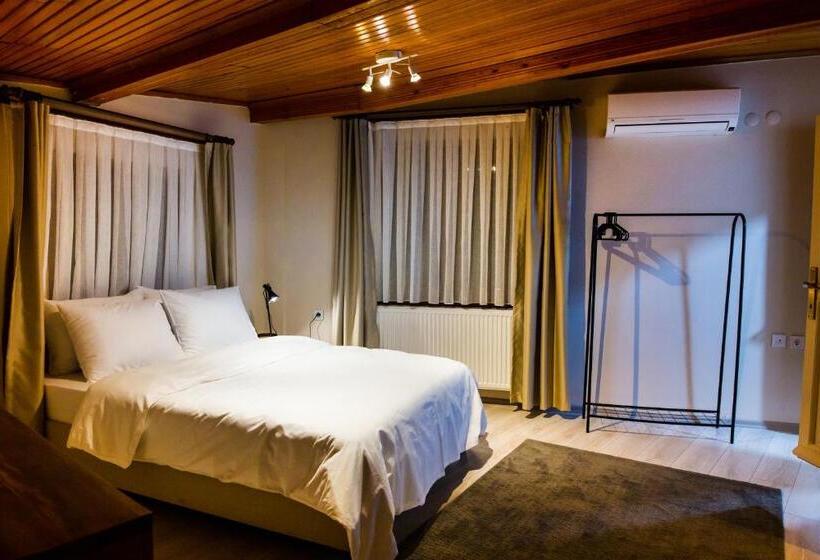 Люкс с Террасой, Avlu Tophane