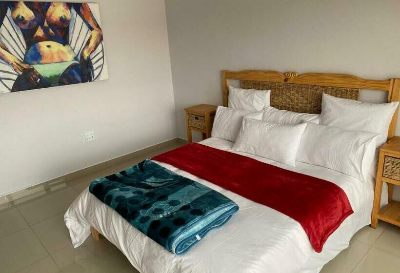 اتاق استاندارد با بالکن, Mukulela