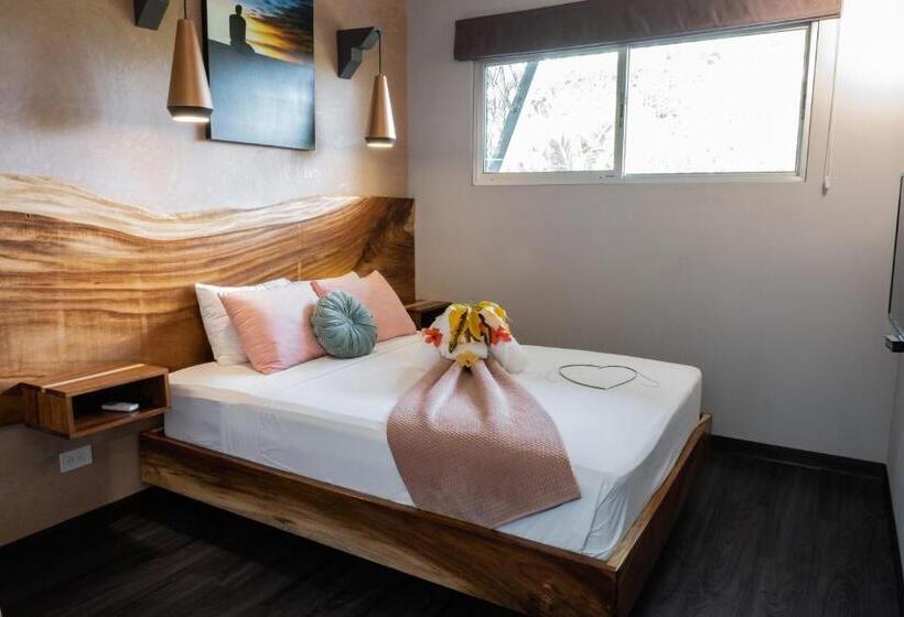 شقة غرفتين, Faremiti Uvita