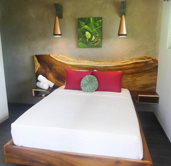 شقة غرفتين, Faremiti Uvita