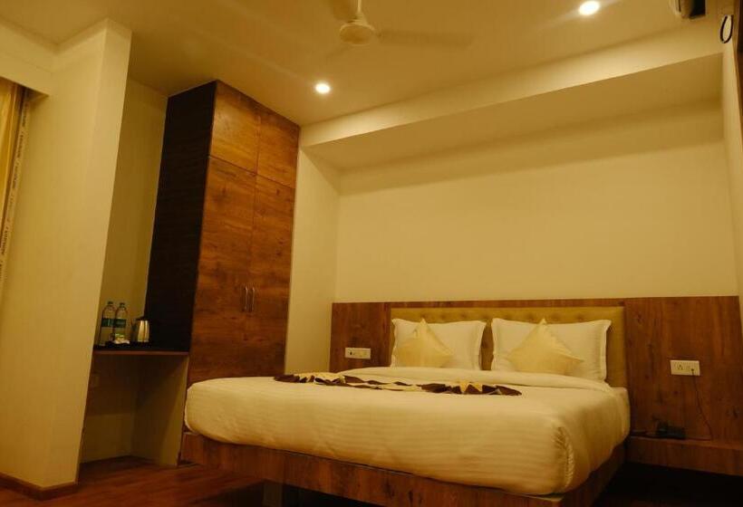 デラックスルーム, Girija Sunrise