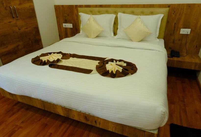 キングサイズベッドのデラックスルーム, Girija Sunrise