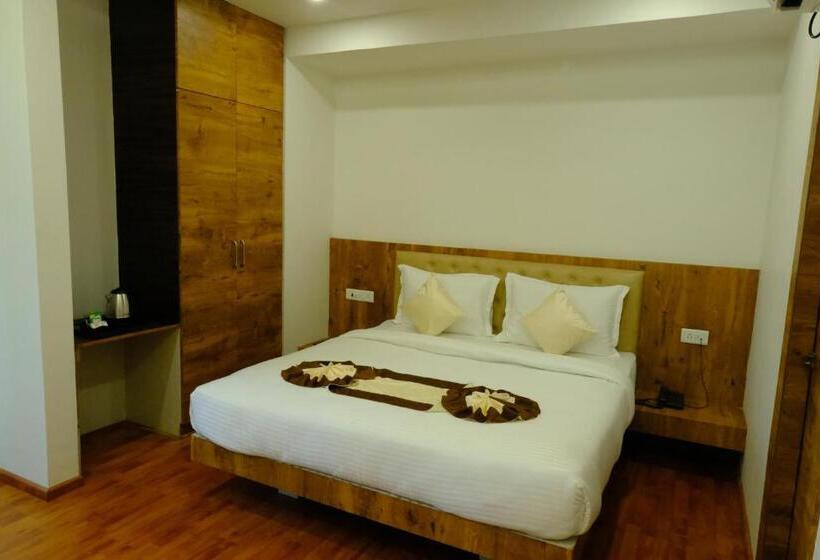 キングサイズベッドのデラックスルーム, Girija Sunrise