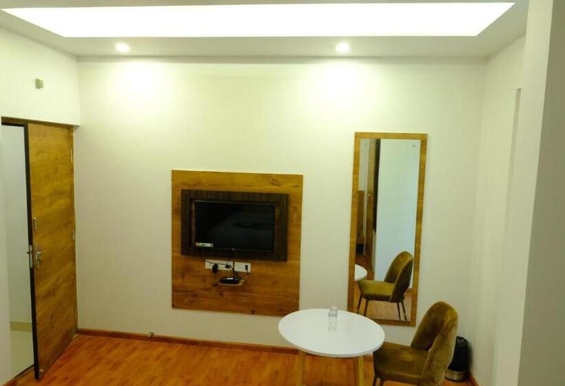 キングサイズベッドのデラックスルーム, Girija Sunrise