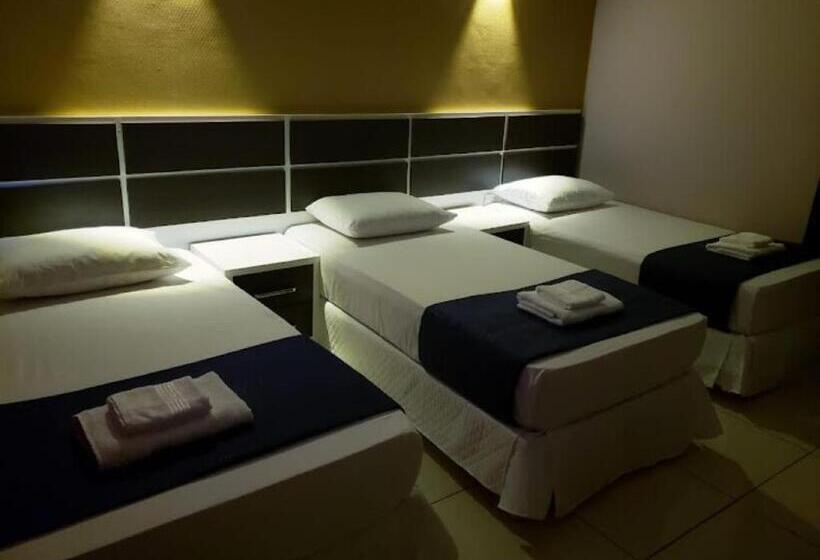 اتاق استاندارد سه نفره, Llamosas