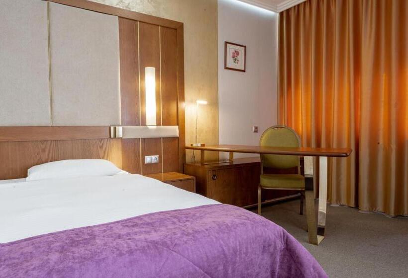 سوئیت با تخت بزرگ, Reikartz Sky Almaty