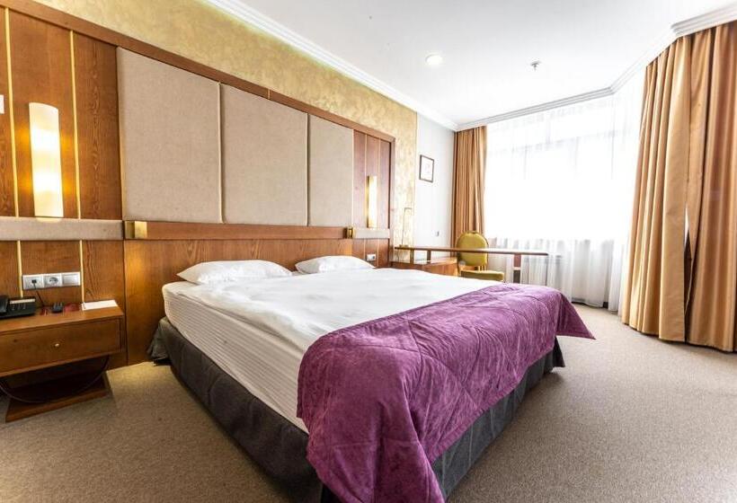 سوئیت با تخت بزرگ, Reikartz Sky Almaty